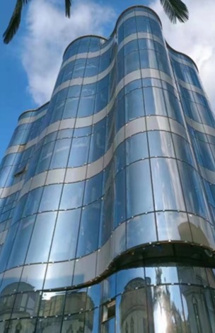 強化曲面ガラス製品写真